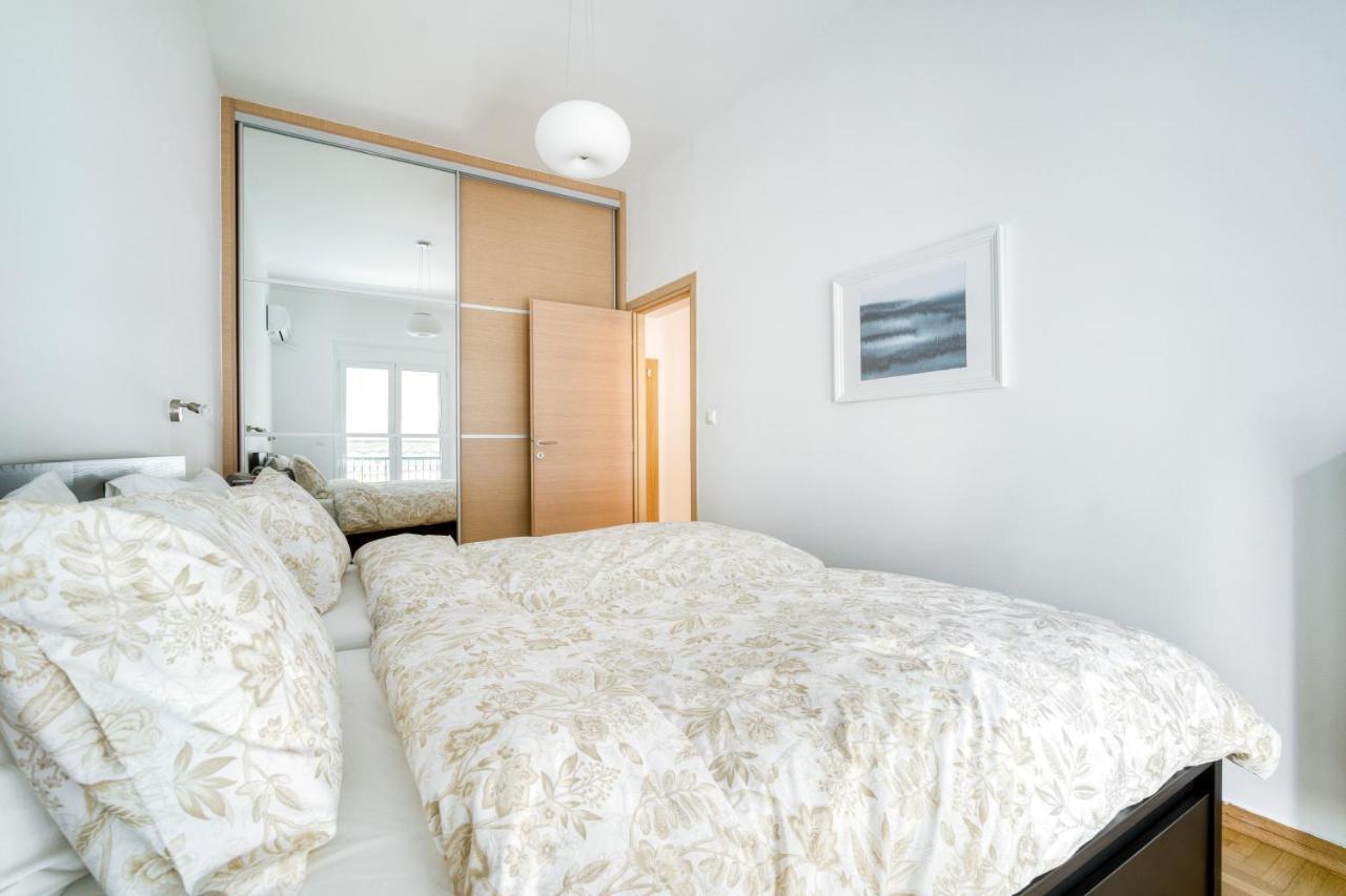 Stylish, Sunny New 2 Bedroom, Prime Central Athens Exterior photo